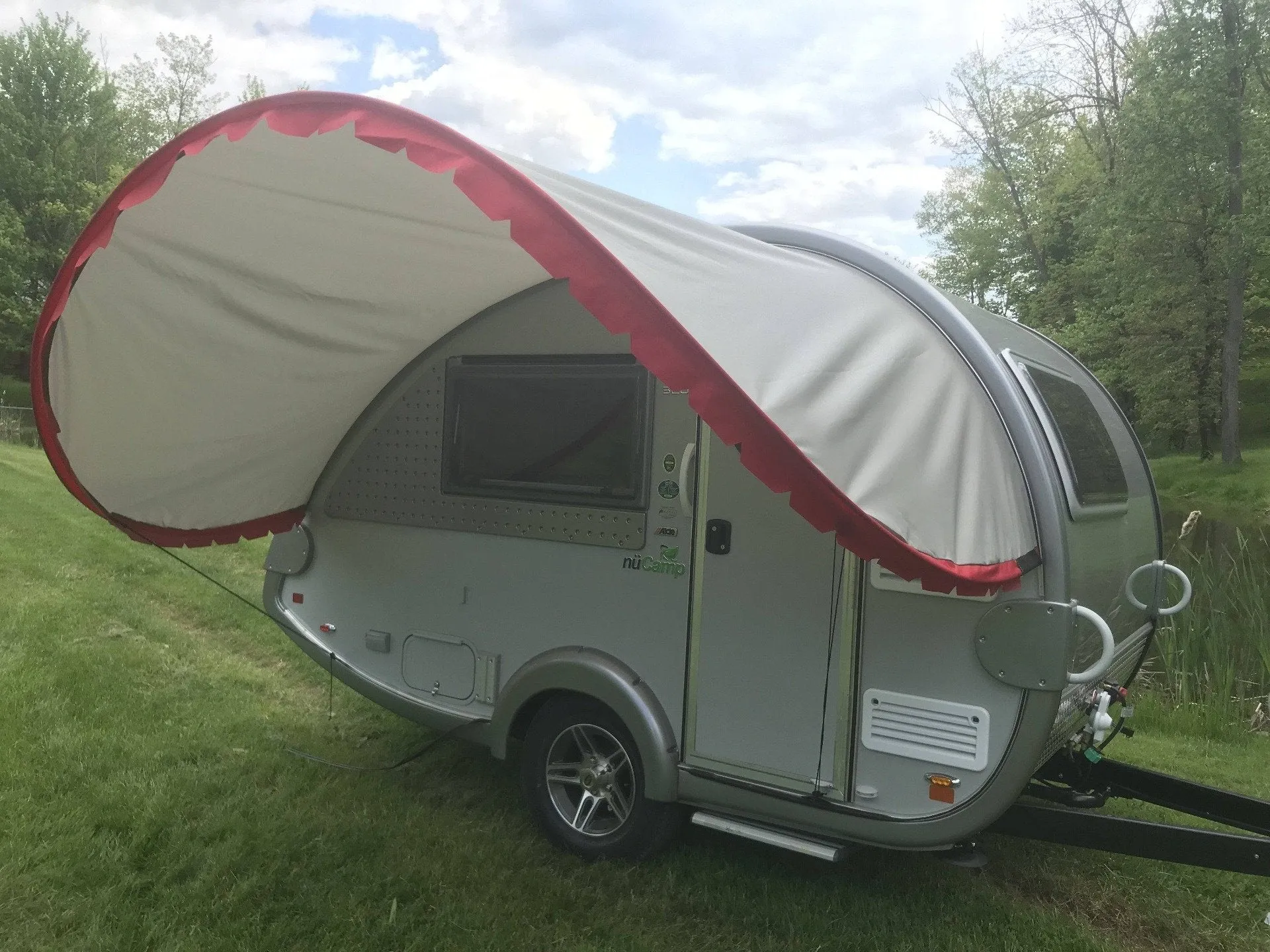 AllPro Shade Wing Visor for TAB 320 Campers