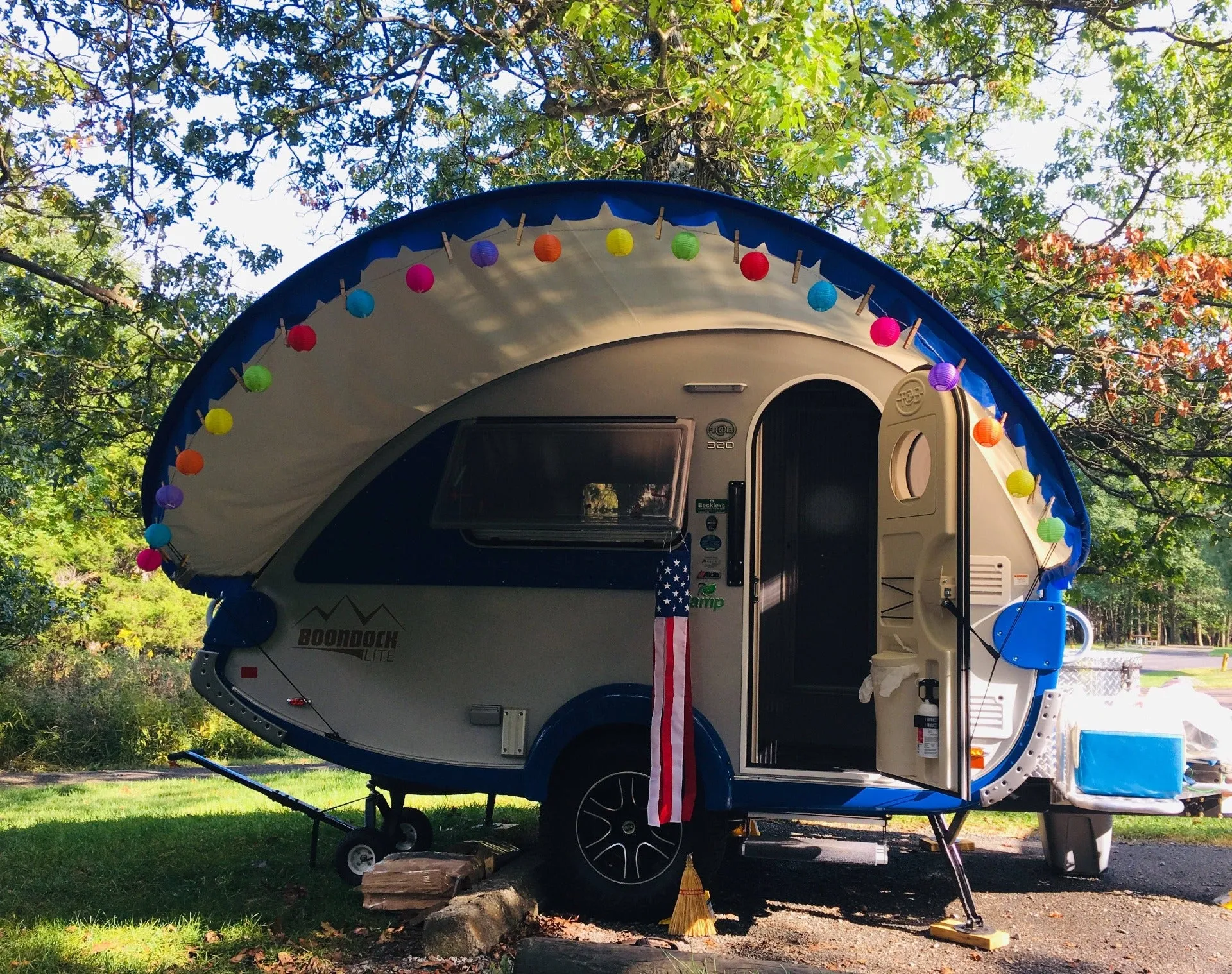 AllPro Shade Wing Visor for TAB 320 Campers