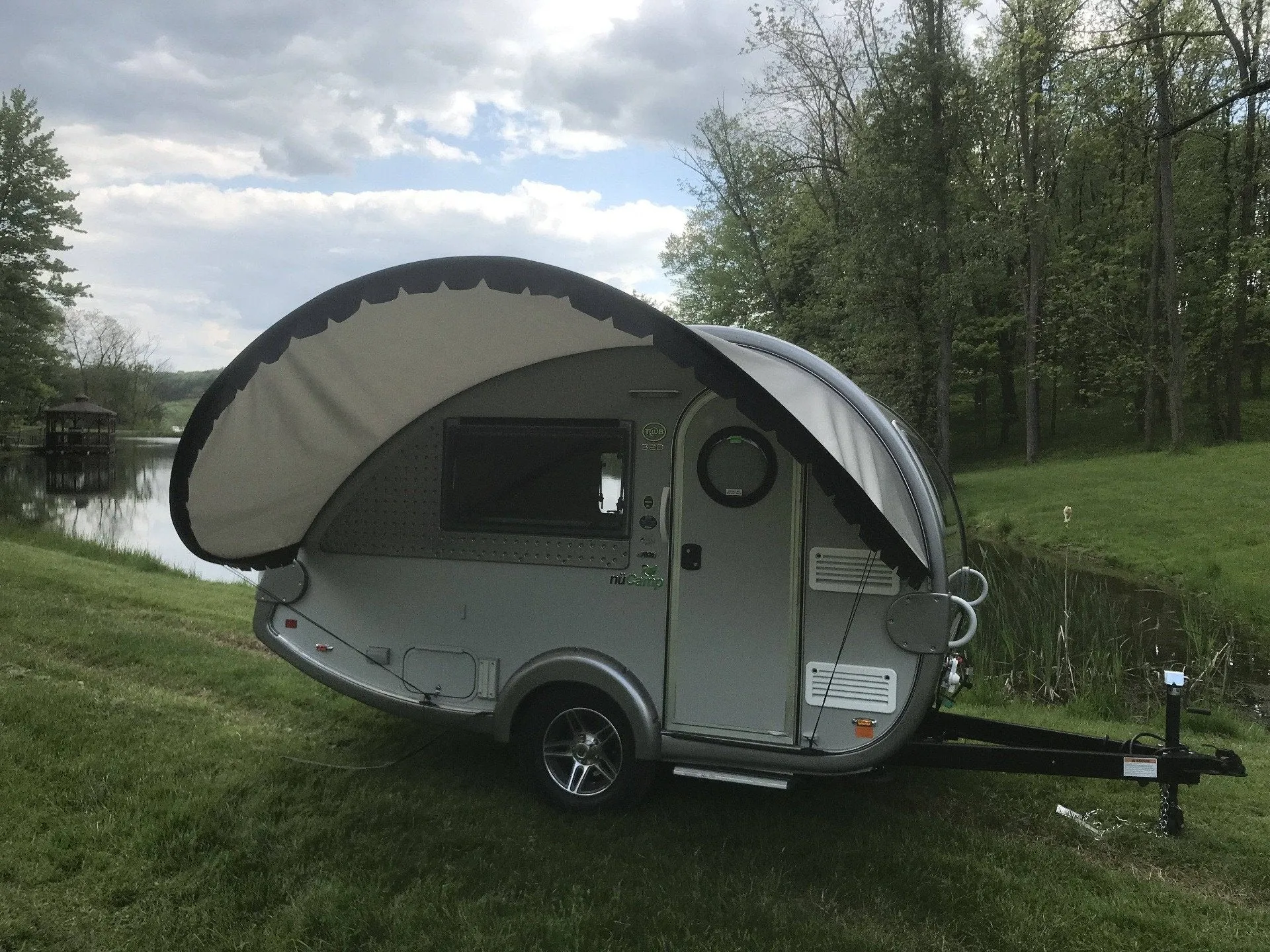 AllPro Shade Wing Visor for TAB 320 Campers