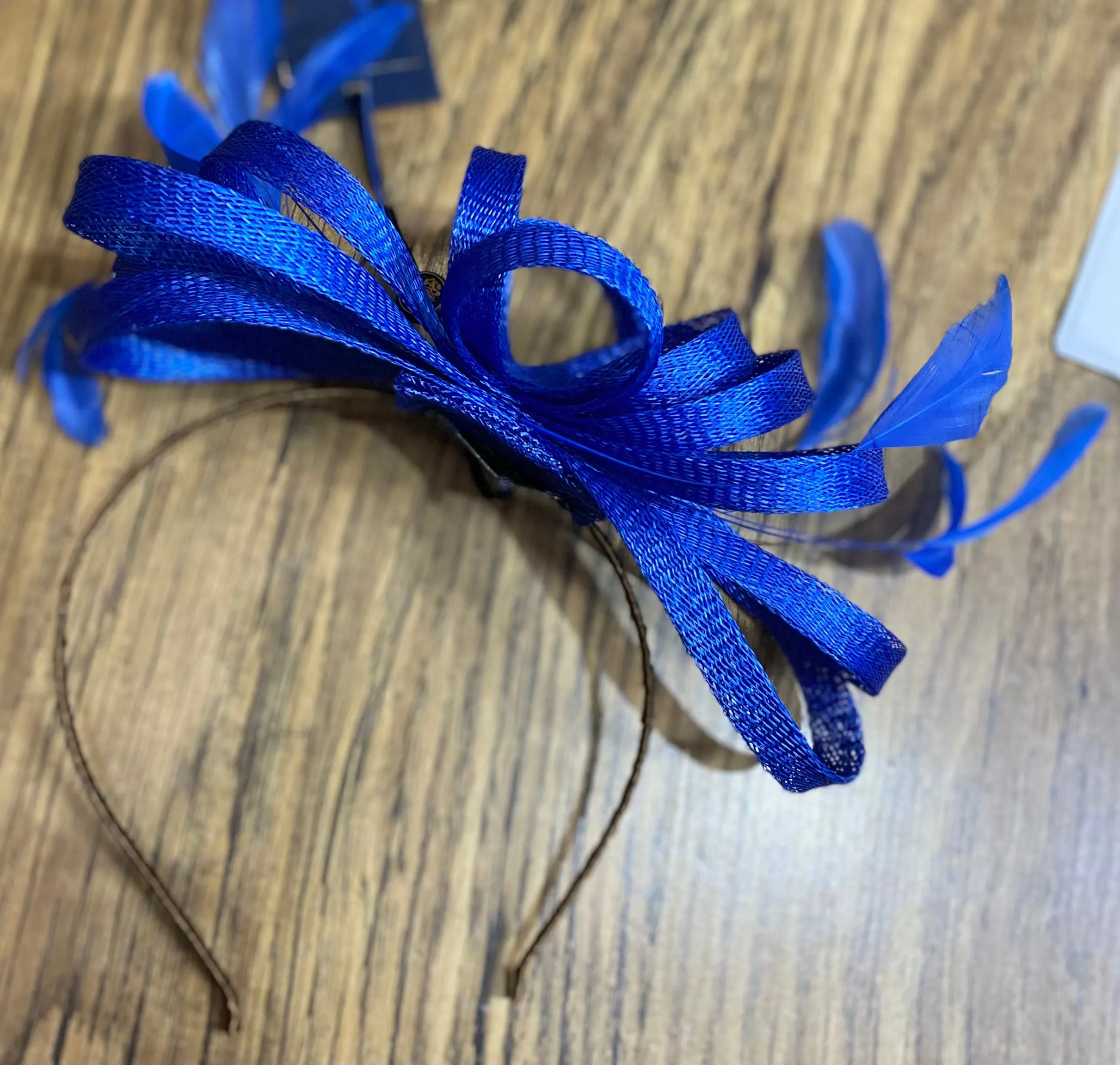 Medium Loop Sinamay And Feather Fascinator On A Fine Headband (12 Colours)